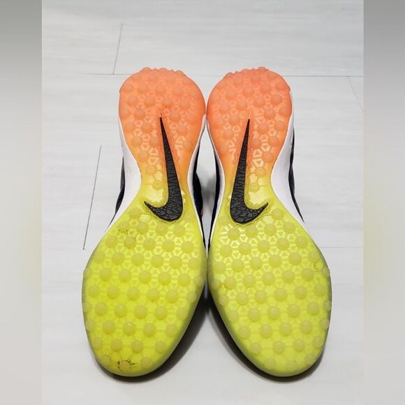 NIKE youth hypervenom cleats - Picture 12 of 12